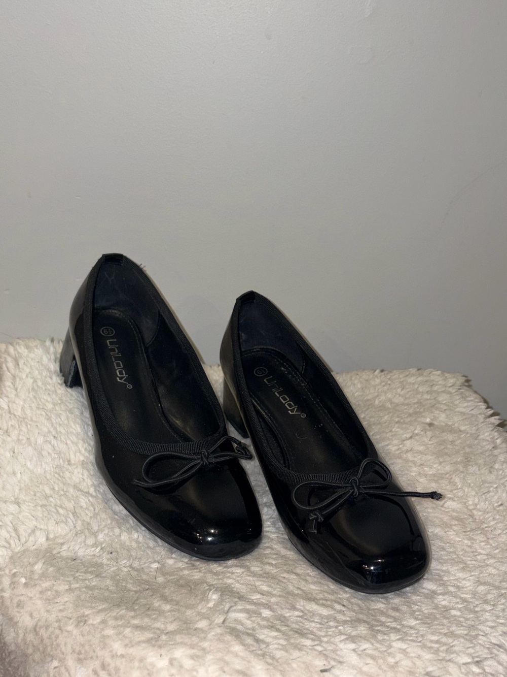 Black Patent Low Heel Ballet Pumps with Bow - Unlabeled Brand